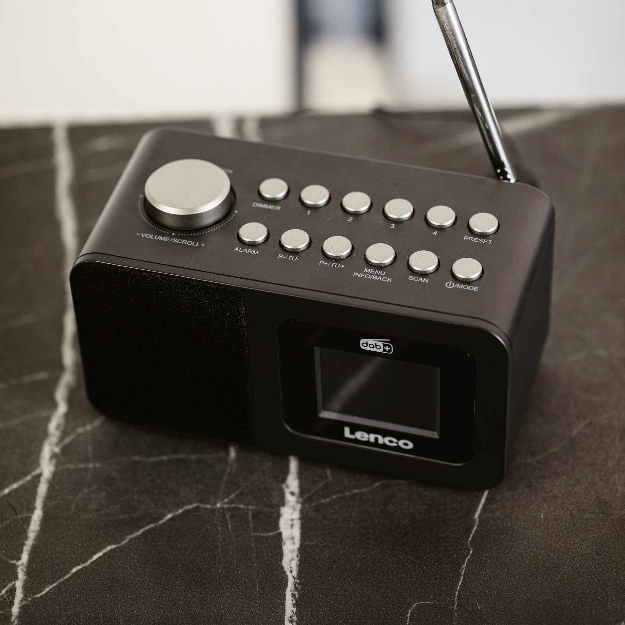 DAB+/FM Radio wekker met kleurendisplay, sleeptimer en dubbele alarmfunctie Zwart - Afbeelding 8