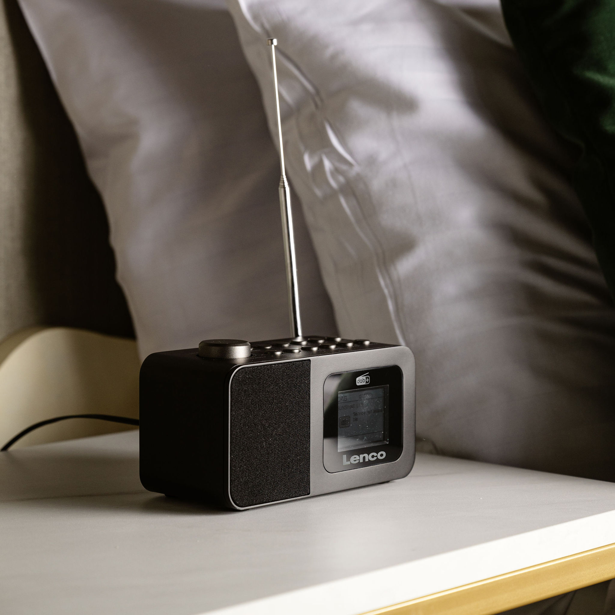 DAB+/FM Radio wekker met kleurendisplay, sleeptimer en dubbele alarmfunctie Zwart - Afbeelding 9
