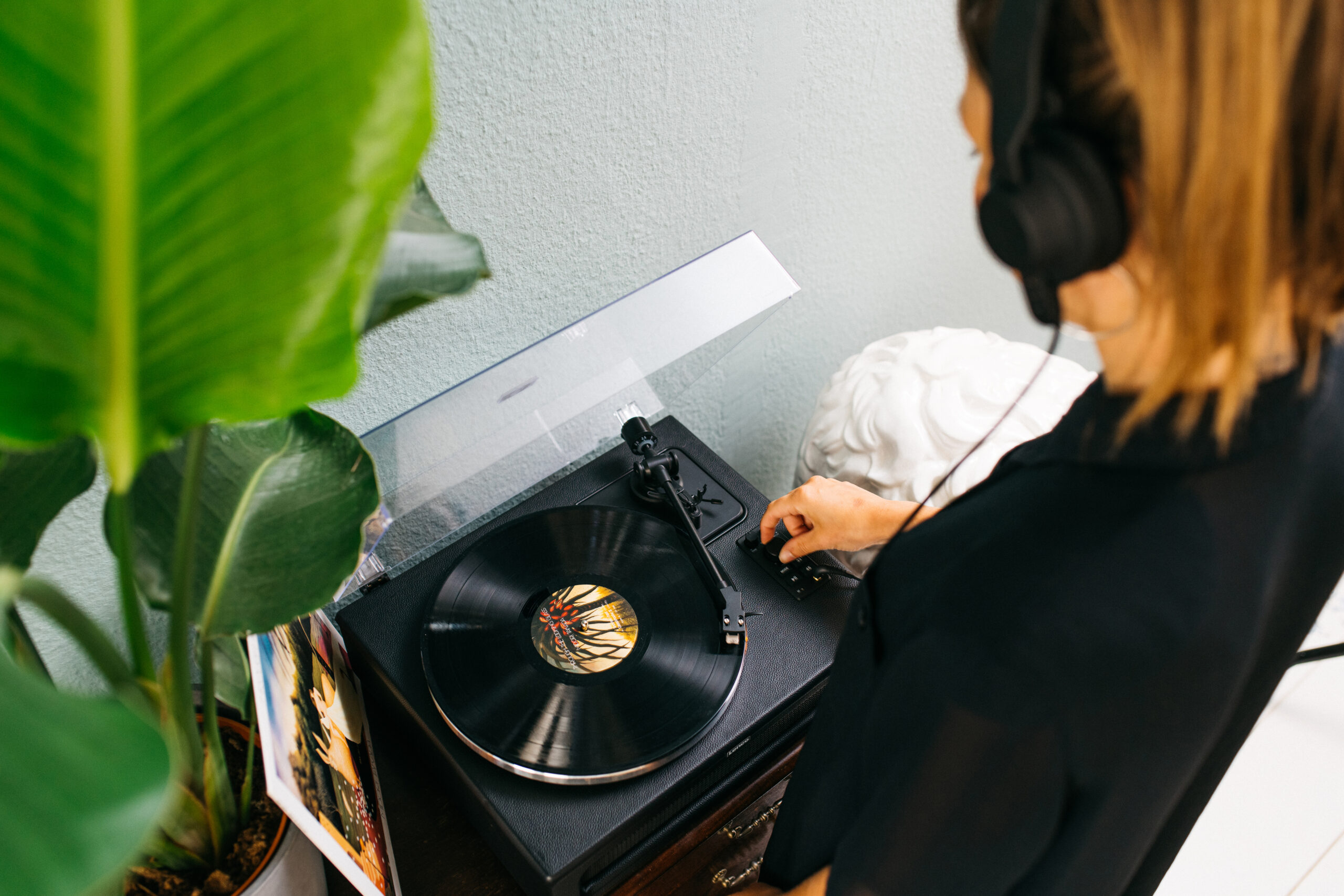 Platenspeler met 4 ingebouwde luidsprekers en bluetooth-ontvangst Zwart - Afbeelding 15