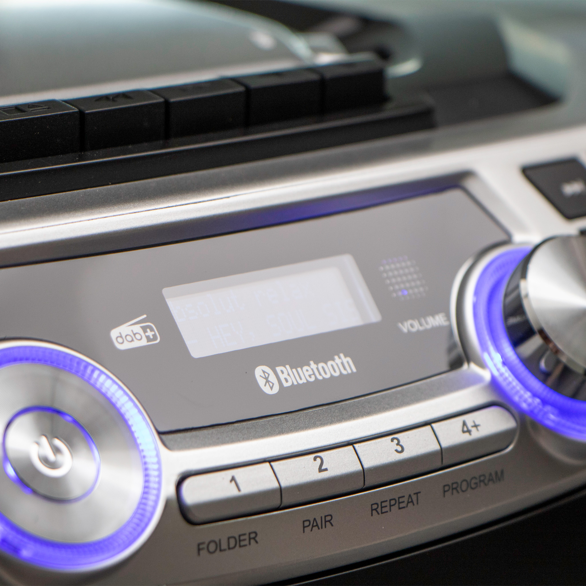 Draagbare Boombox met DAB+/FM-radio, Bluetooth®, CD, cassetterecorder en USB-speler Zilver - Afbeelding 10