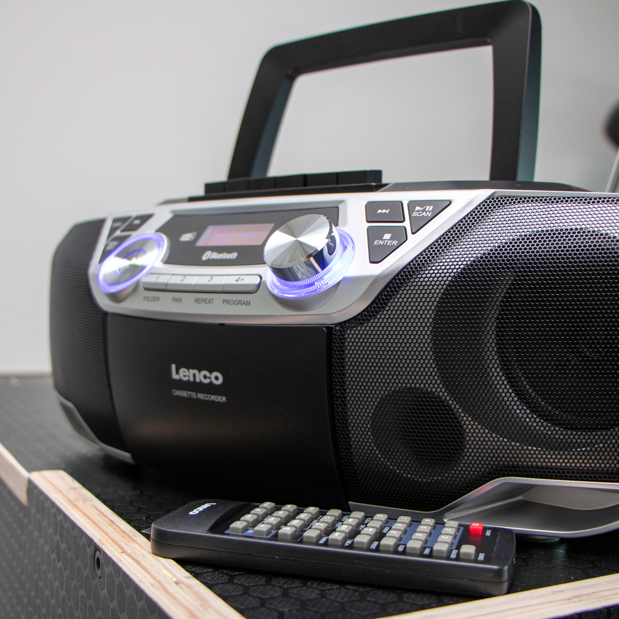 Draagbare Boombox met DAB+/FM-radio, Bluetooth®, CD, cassetterecorder en USB-speler Zilver - Afbeelding 11