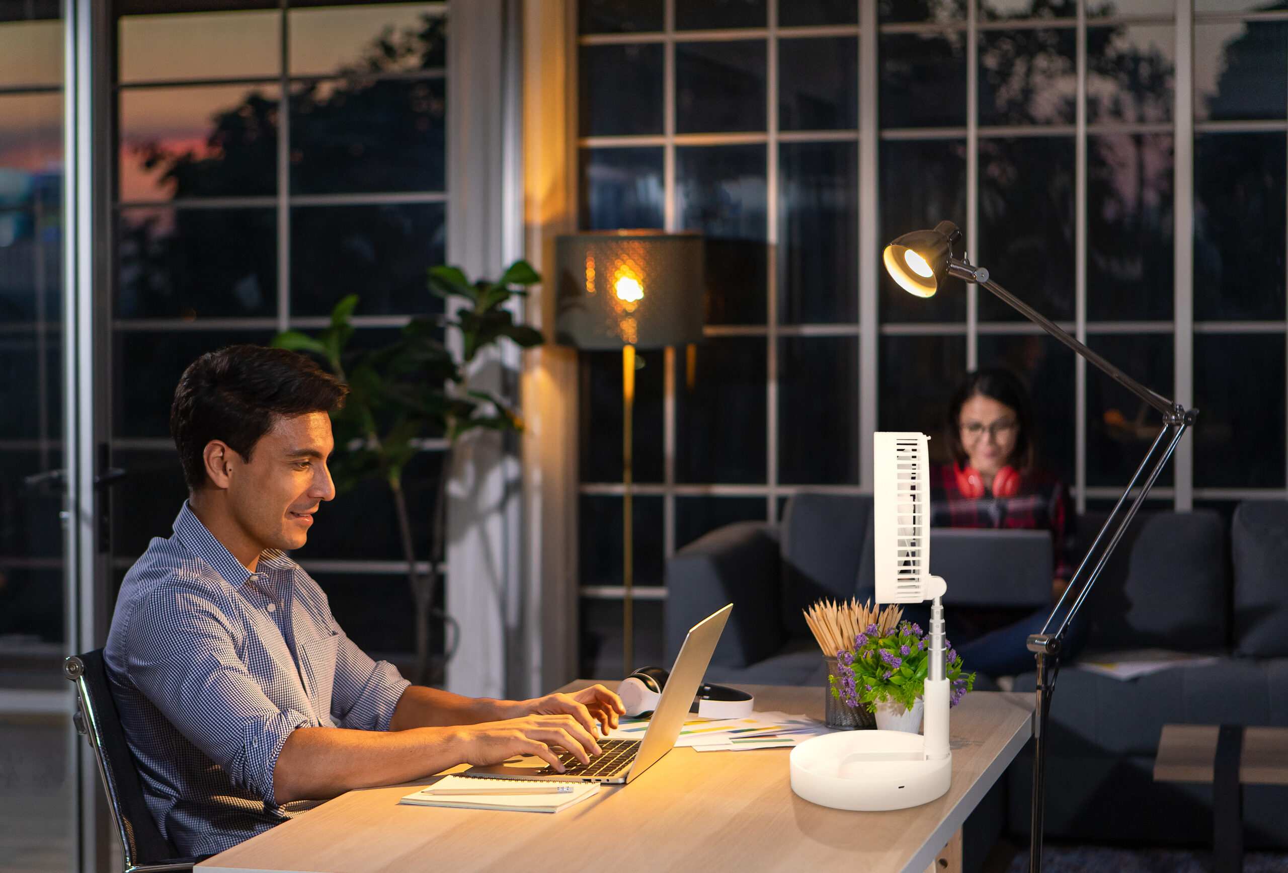 Draagbare flexibele tafel- en voetventilator van 20 cm met Li-ion batterij Wit - Afbeelding 13